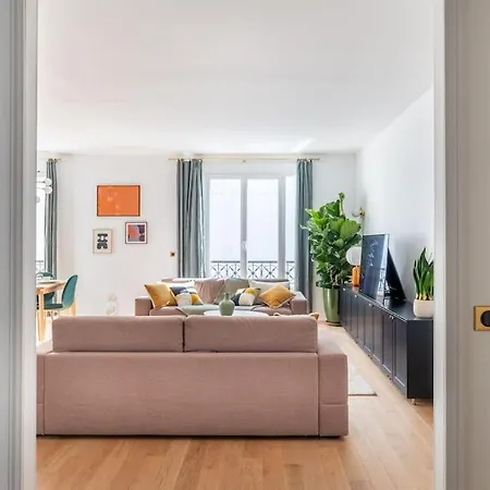 Rare, Center, Luxury With Roof View Paris