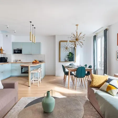 Rare, Center, Luxury With Roof View Apartment Paris