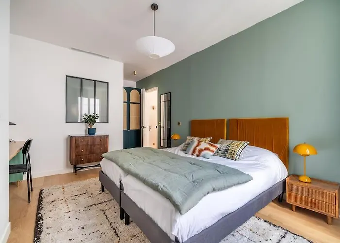 Rare, Center, Luxury With Roof View פריז