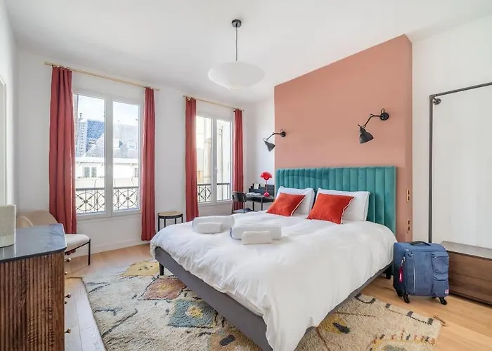 Rare, Center, Luxury With Roof View